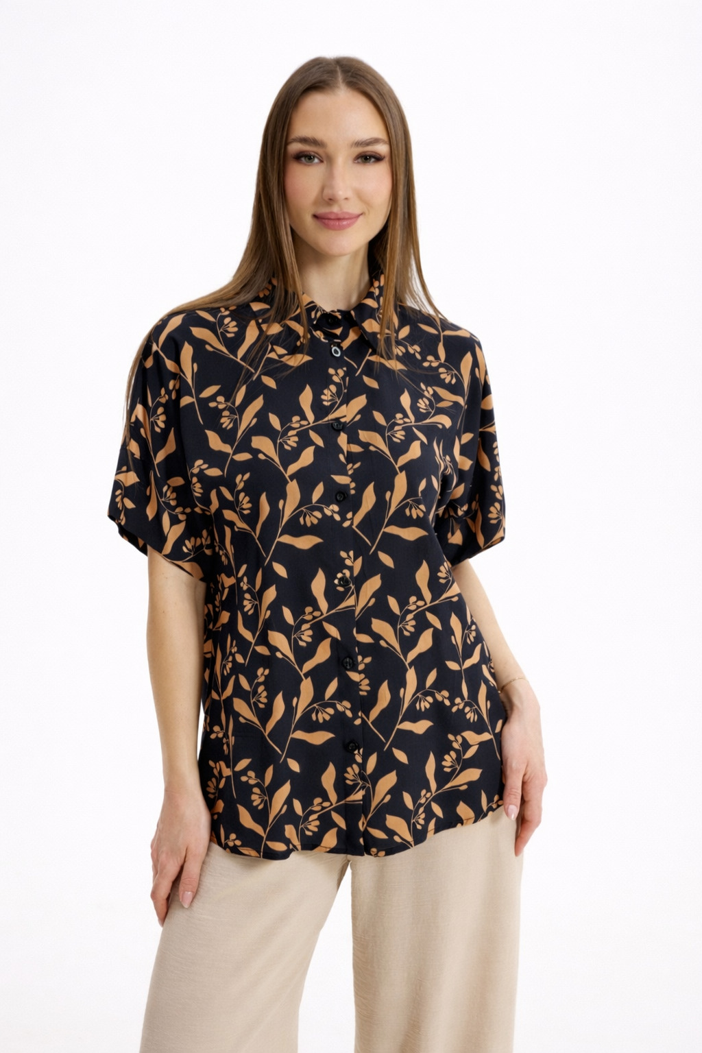 ΠΟΥΚΑΜΙΣΟ ΜΕ ΚΟΝΤΑ ΜΑΝΙΚΙΑ